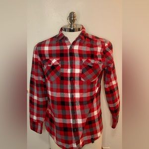 Large Red and black flannel button down long sleeve shirt